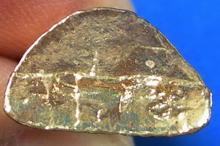 รูปหล่อหลวงพ่อทวด วัดช้างไห้ กะไหล่ทองสวยครับ...