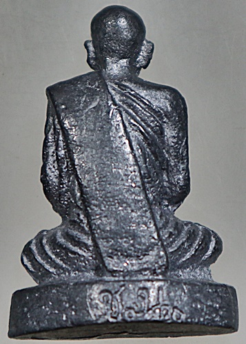 รูปหล่อพระครูปทุมวรกิจ (หลวงพ่อชำนาญ อุตตมปญโญ) วัดบางกุฎีทอง จ.ปทุมธานี