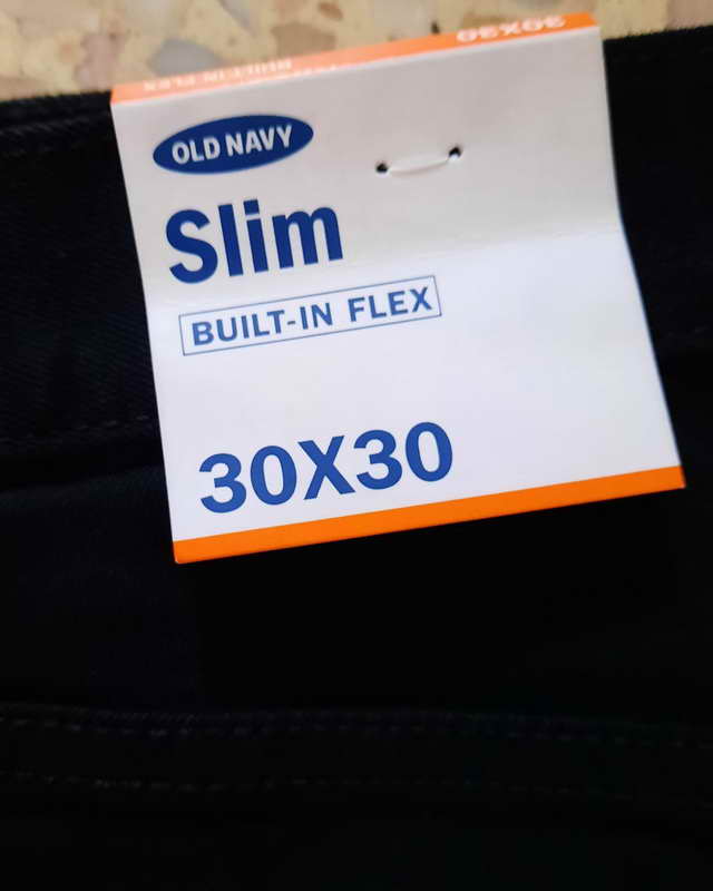 กางเกงยีนส์ OLD NAVY slim fit จากอเมริกาใหม่ยังไม่ได้ใช้ผ้ายืดเอววัดจริง 32นิ้ว ขายาวจากเอว 39.5นิ้ว