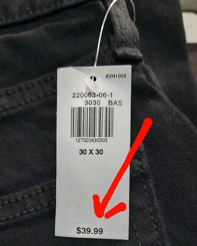 กางเกงยีนส์ OLD NAVY slim fit จากอเมริกาใหม่ยังไม่ได้ใช้ผ้ายืดเอววัดจริง 32นิ้ว ขายาวจากเอว 39.5นิ้ว