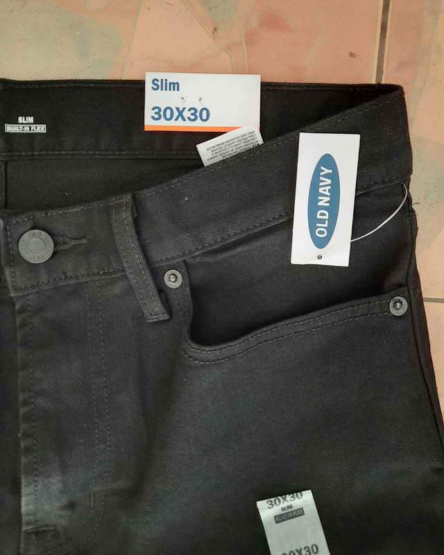 กางเกงยีนส์ OLD NAVY slim fit จากอเมริกาใหม่ยังไม่ได้ใช้ผ้ายืดเอววัดจริง 32นิ้ว ขายาวจากเอว 39.5นิ้ว