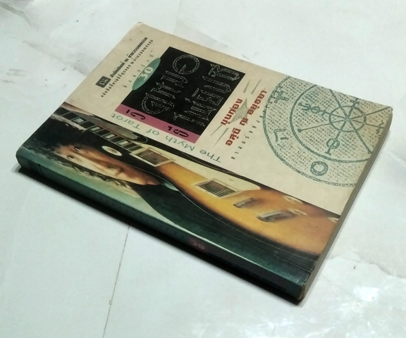 ขุนทอง อสุนี หนังสือวิธีดูหมอไพ่ยิปซี คิดจะดูไพ่ยิปซีต้องมีเล่มนี้