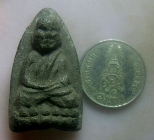 **วัดใจ**หลวงปู่ทวดเนื้อว่าน พิมพ์ใหญ่ ใต้ฐานมีรูเสียบ เก่าๆ ไม่ทราบที่**สวยๆ