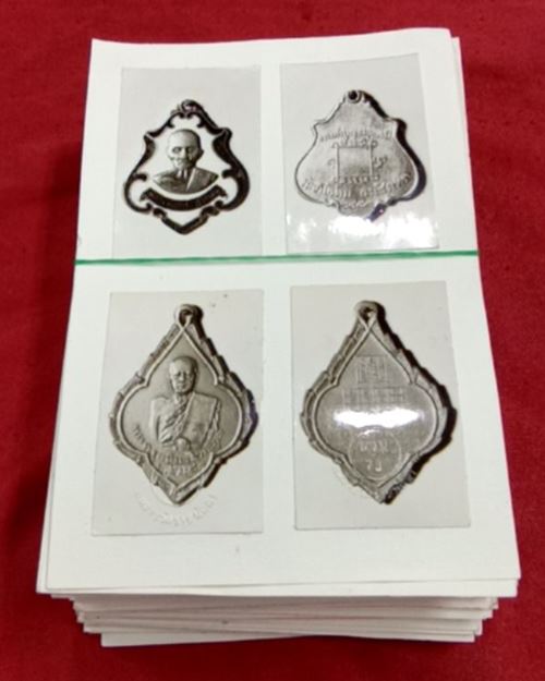 (ปิด99-)รูปถ่ายเก่าขาว-ดำ เหรียญยอดนิยม ติดกระดาษขนาด4x6นิ้ว "128เหรียญ"