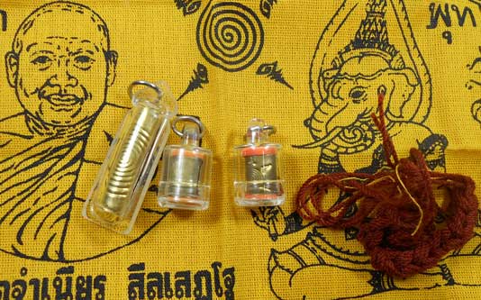ผ้ายันต์+ ตะกรุด3 ดอก อาจารย์จำเนียร วัดถ้ำเสือ