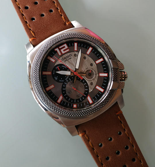 นาฬิกา CASIO รุ่นสวย กันน้ำ50เมตร DAY-DATE-24HR. หน้าปัด Mineral Glass