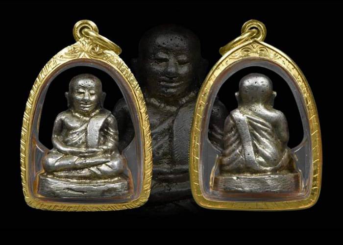 ลพ.เงิน ช้างคู่ ปี 26 วัดท้ายน้ำ  เนื้อเงิน สวยดูง่าย พร้อมเลี่ยมทองหนา