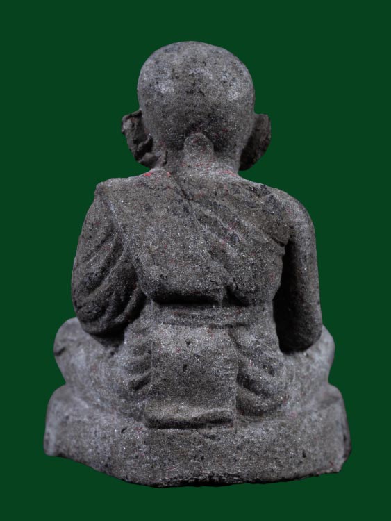 ลพ.ทวดเนื้อว่าน รุ่นองค์ลอย ปลุกเสกวัดช้างไห้ สวยเดิม ฝังตะกรุดเงิน พร้อมกล่อง