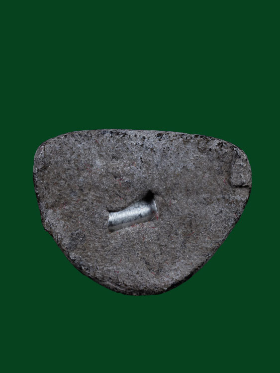 ลพ.ทวดเนื้อว่าน รุ่นองค์ลอย ปลุกเสกวัดช้างไห้ สวยเดิม ฝังตะกรุดเงิน พร้อมกล่อง