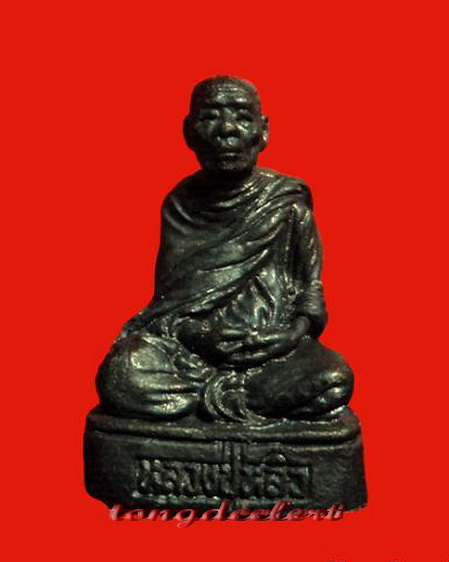 รูปหล่อหลวงปู่หลิว รุ่นแซยิด 94 ปี ห่มคลุม ใต้ฐานอุดกริ่ง สวยมากค่ะ