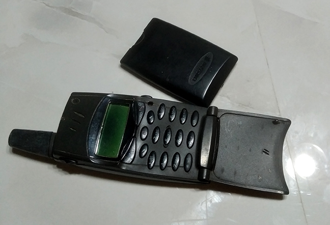 Ericsson T28 classic pop phone ของเก่า หายาก