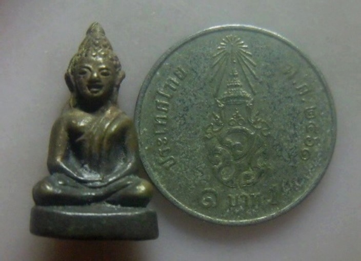 **วัดใจ**รูปหล่อพระพุทธเก่า ปางสมาธิ เนื้อโลหะผสม เก่าๆไม่ทราบที่**เนื้อจัดๆ สวยๆ เชิญชมครับ
