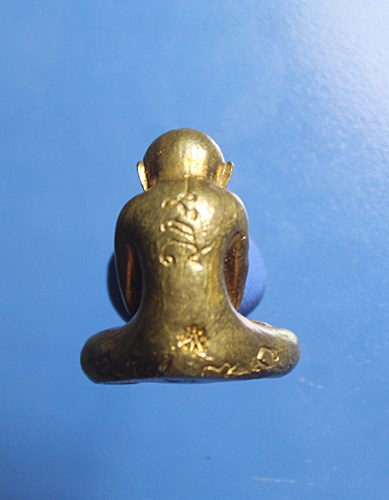 A071 พระรูปหล่อ ปิดตา เนื้อทองแดง ไม่ทราบที่ สภาพสวยๆ ตอกโค๊ต