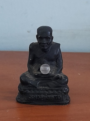 หลวงปู่ทวดตั้งหน้ารถไม่ทราบวัดครับ