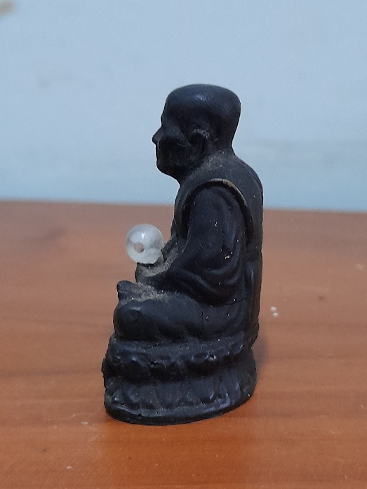 หลวงปู่ทวดตั้งหน้ารถไม่ทราบวัดครับ