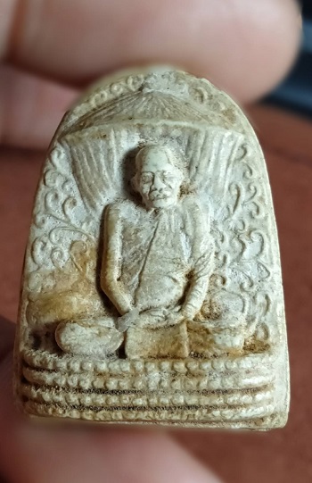 พระผงรูปเหมือนหลวงปู่แหวน