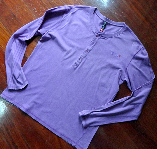 เสื้อ QUIKSILVER แขนยาว ของแท้ เบอร์ L ครับ