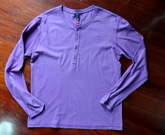 เสื้อ QUIKSILVER แขนยาว ของแท้ เบอร์ L ครับ