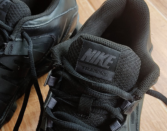 รองเท้า NIKE ของแท้ REAX สีดำ ใส่ไปทำงานได้ ไปเรียนได้ หรือลำลองก็ได้