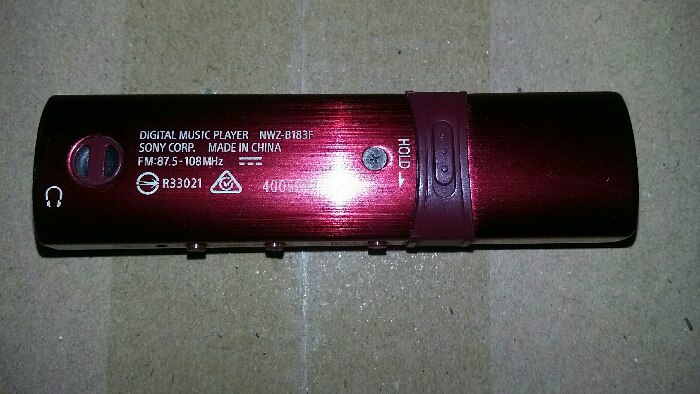 SONY WALKMAN MP3 DIGITAL MUSIC PLAYER รุ่น NWZ-B183F สีแดง