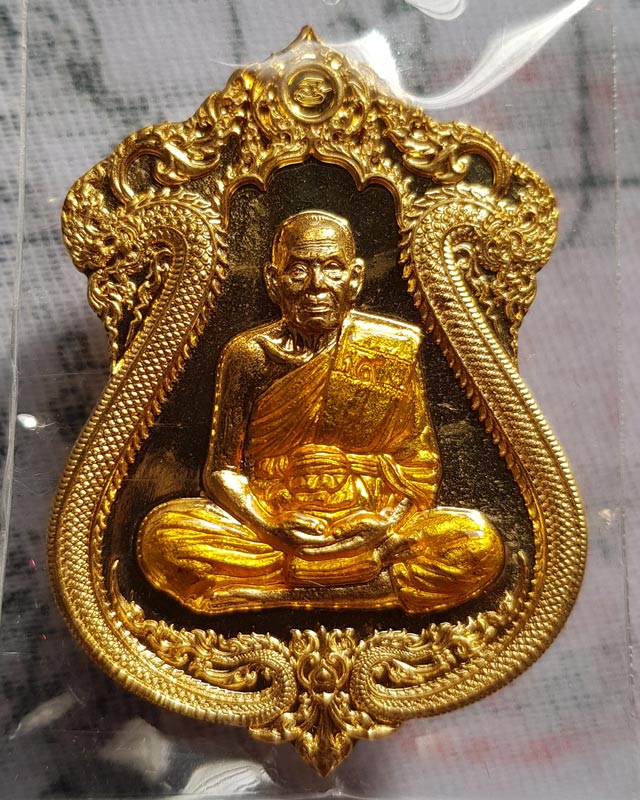 หลวงพ่อพัฒน์ ปุญญกาโม วัดห้วยด้วน(ธารทหาร) จ.นครสวรรค์ รุ่นทรัพย์เศรษฐี เนื้อทองทิพย์ลงยาจีวร
