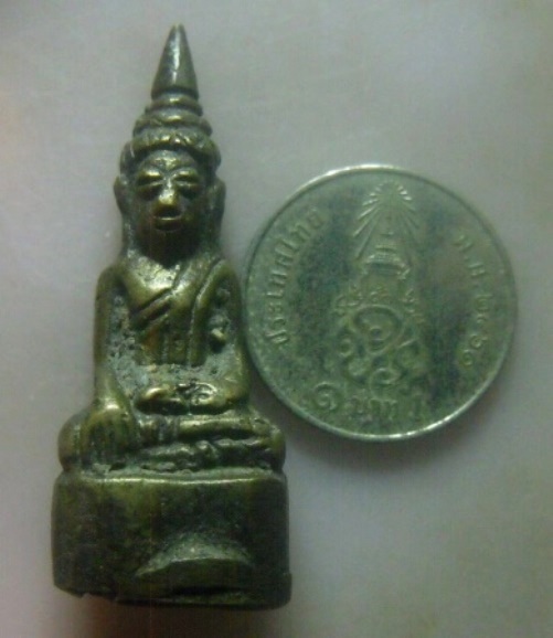 **วัดใจ**พระพุทธนั่งปางมารวิชัย เนื้อทองผสม หล่อโบราณ เก่า ไม่ทราบที่**เนื้อจัด สวยๆ เชิญชมครับ 