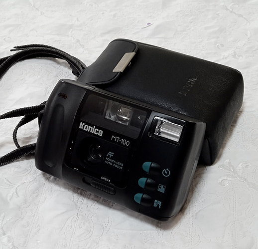 กล้อง KONICA สีดำ MT-100 พร้อมกระเป๋าครบชุด