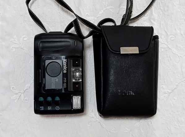 กล้อง KONICA สีดำ MT-100 พร้อมกระเป๋าครบชุด