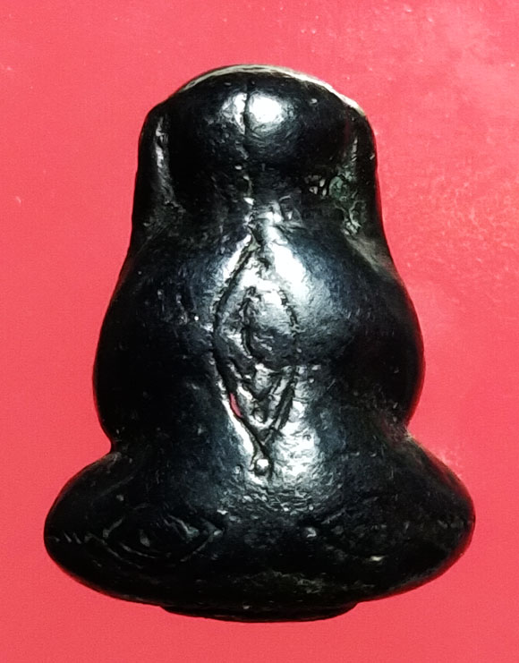 พระปิตตาหลวงปู่สุข วัดห้วยจระเข้ จ.นครปฐม ยุค พ.ศ.24ปลายๆ ท่านเป็นศิษย์หลวงปู่นาค สภาพสวยเนื้อเมฆพัต