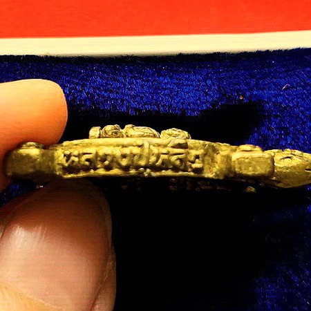 เหรียญพญาเต่าเรือนหล่อโบราณ รุ่นพุทธคุณหลวงปู่หลิว เนื้อทองฝาบาตร สวยมากพร้อมกล่องเดิมค่ะ