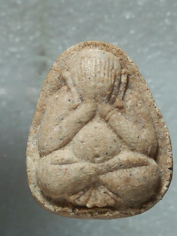 พระปิดตาหลังยันต์ ไม่ทราบที่