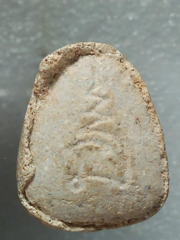 พระปิดตาหลังยันต์ ไม่ทราบที่