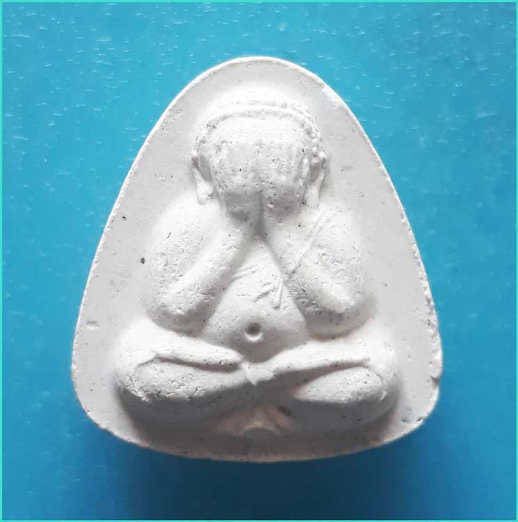 ..ลป.ทอง วัดเกาะ กทม พระปิดตามหาลาภ เนื้อผงเก่าๆ หลังยันต์พุทล้อม..