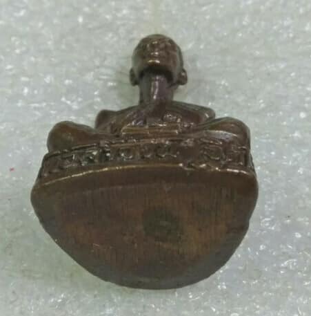 รูปหล่อหลวงพ่อลำจวน วัดยางแดง สนามชัยเขต ฉะเชิงเทรา 