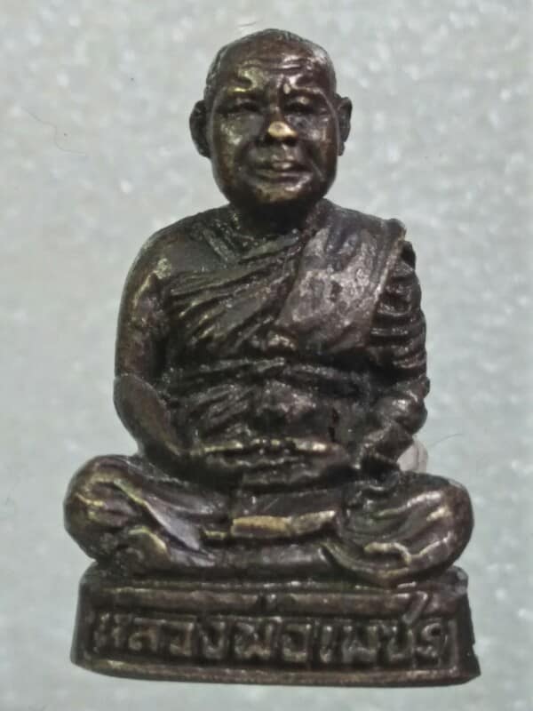 รูปหล่อหลวงพ่อเพชร วัดโพธิภาวนาราม ชัยนาท 