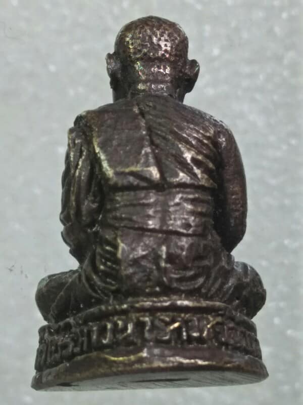 รูปหล่อหลวงพ่อเพชร วัดโพธิภาวนาราม ชัยนาท 