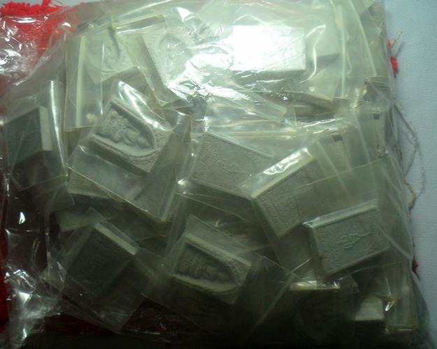 พระผงไพรีพินาศ เนื้อผง วัดบวรนิเวศวิหาร สมเด็จพระญาณสังวร ทรงเมตตาอฐิษฐานจิต ชุด100องค์