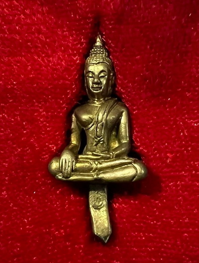 รุ่นแรกพระยอดธงโฆษปัญโญ หลวงปู่คำพันธ์ เนื้อทองฝาบาตร ปี39 กล่องเดิม ไม่ผ่านการใช้