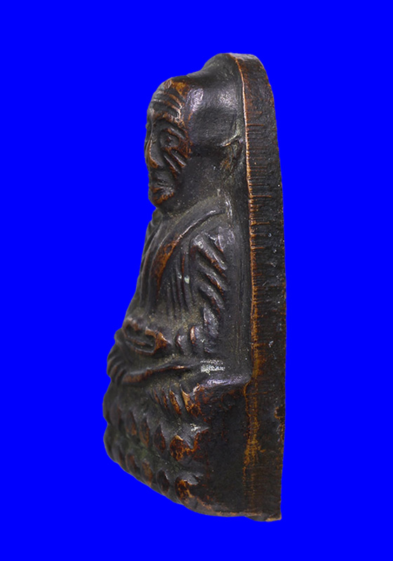 พระหลวงปู่ทวด พิมพ์เตารีดหลังตัวหนังสือ วัดเอี่ยมวรนุช กรุงเทพฯ เนื้อทองแดง ปี2506