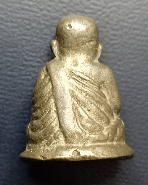 หลวงพ่อเงินปืนแตก ปี 28 อุตั้ง