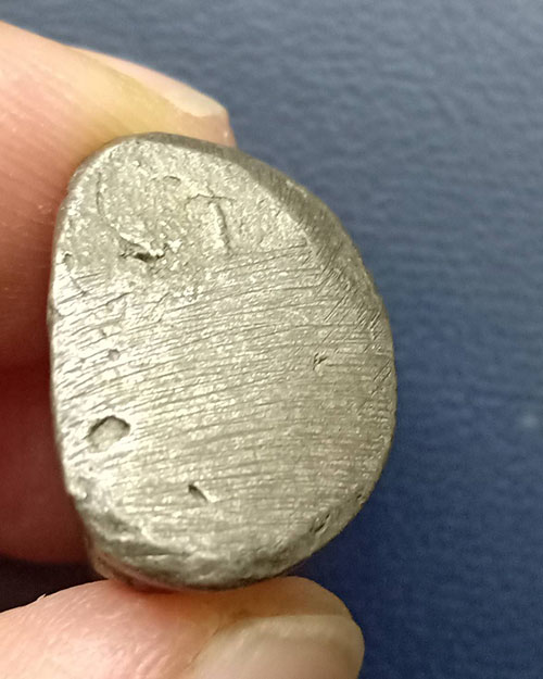 หลวงพ่อเงินปืนแตก ปี 28 อุตั้ง