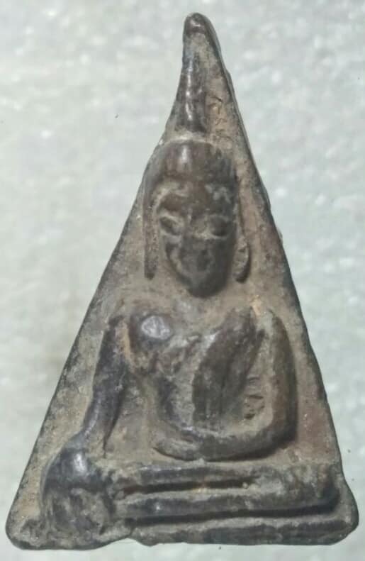 พระนางพญาเนื้อผงใบลาน