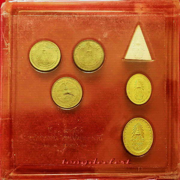 พระชุดที่ระลึกครบ 72 ปี โรงพยาบาลจุฬาลงกรณ์ สภากาชาดไทย ปี 2539 สวยมากค่ะ