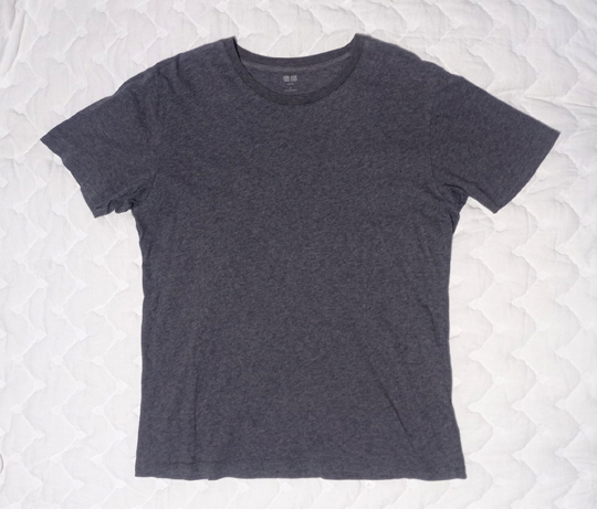 เสื้อยืด UNIQLO ของแท้ สีเทา ทรงสวยครับ