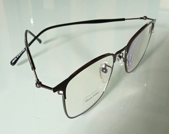 แว่นสายตายาว+กรองแสงสีฟ้า Deluxe Steel Black Frame จากญี่ปุ่น เลนส์คมชัดมาก