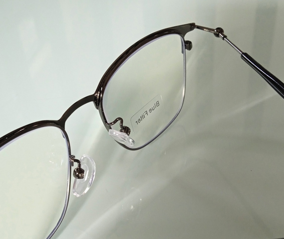 แว่นสายตายาว+กรองแสงสีฟ้า Deluxe Steel Black Frame จากญี่ปุ่น เลนส์คมชัดมาก