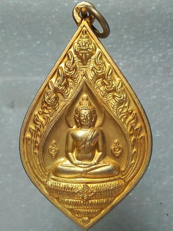 เหรียญพระพุทธ 2 ด้าน ไม่ทราบที่ เนื้อกะไหล่ทอง