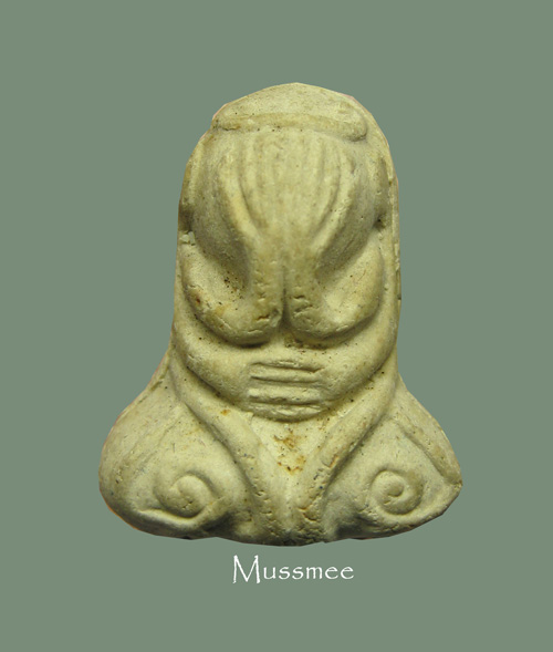 @@@ พระปิดตาเจ้าคุณผล วัดหนัง เคาะเดียว เนื้อผงขาว @@@