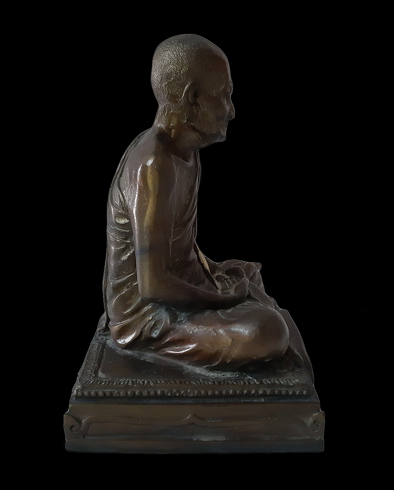 รูปเหมือนบูชารุ่นแรก หลวงปู่นาม วัดน้อยชมพู่ จ.สุพรรณบุรี ขนาด 5 นิ้ว หมายเลข629 