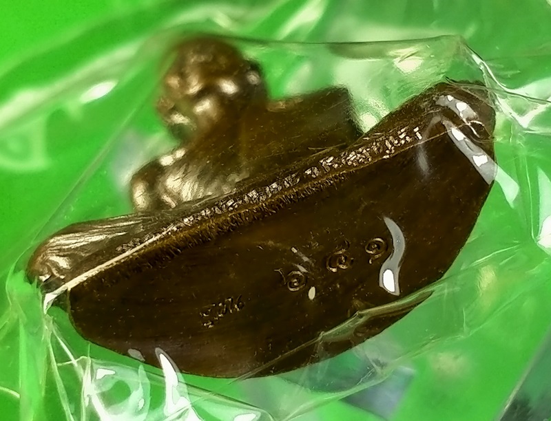 รูปหล่อลอยองค์ หลวงพ่อคูณ รุ่นอรหันต์สร้างบารมี 91 เนื้อทองแดงมันปู พร้อมกล่องเดิม